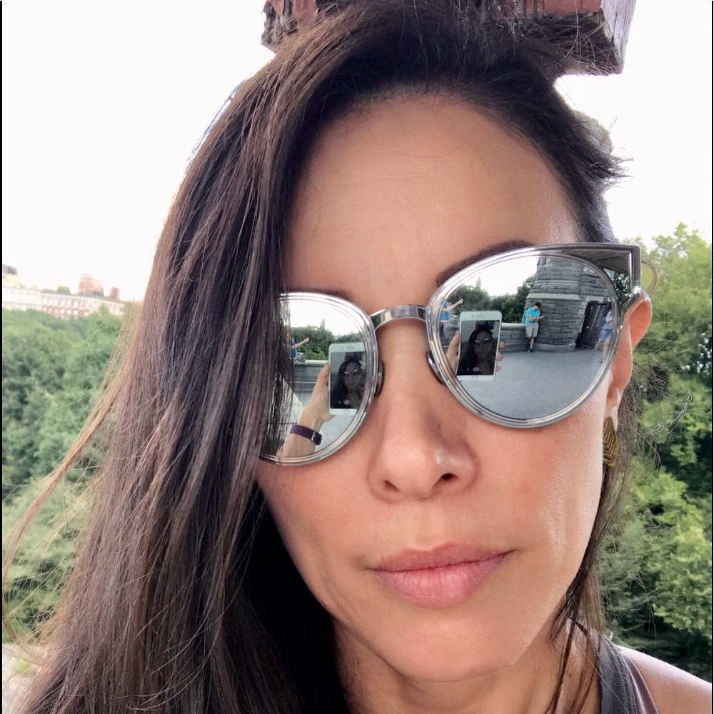 Meet your Posher, Evelyn